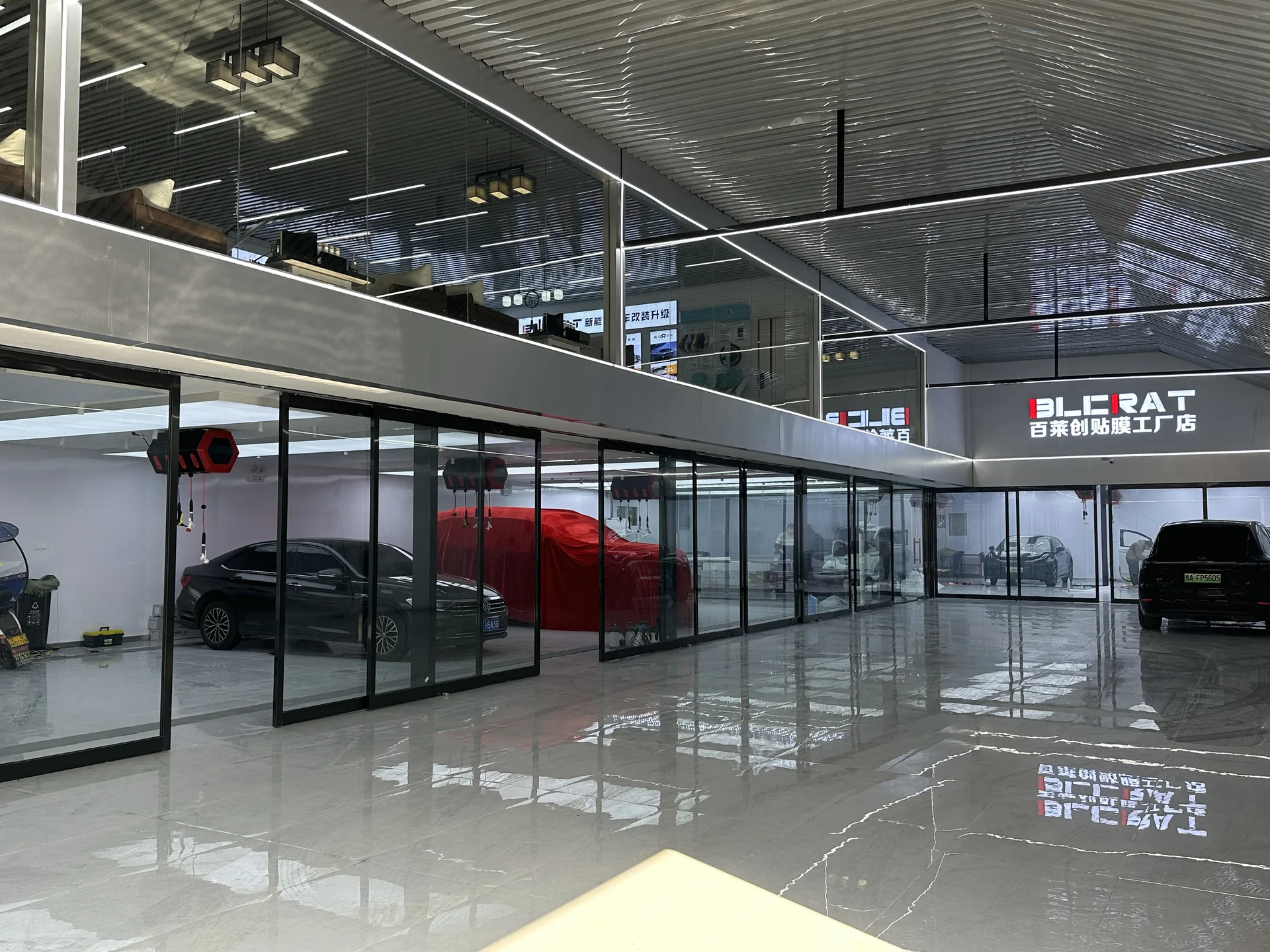 百莱创洛阳旗舰店车间实景