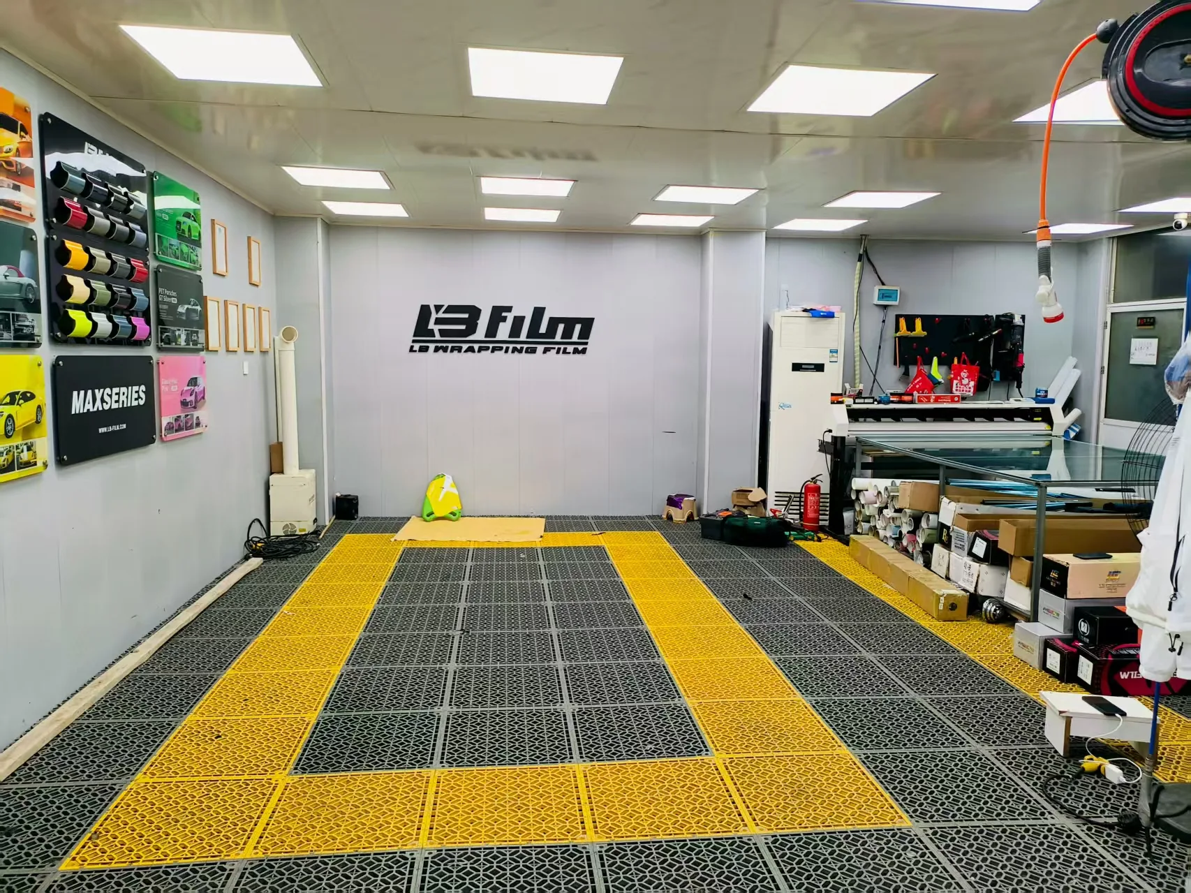 百莱创许昌工厂店车间实景